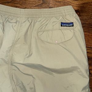 Patagonia Baggies pants Xl khaki
